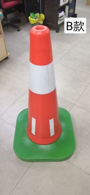 Barriera di alluminio della strada della muffa della billetta solida di plastica